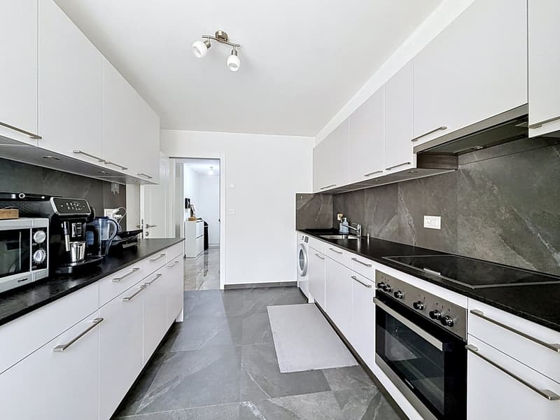 Bel appartement lumineux avec véranda et garage individuel (4)