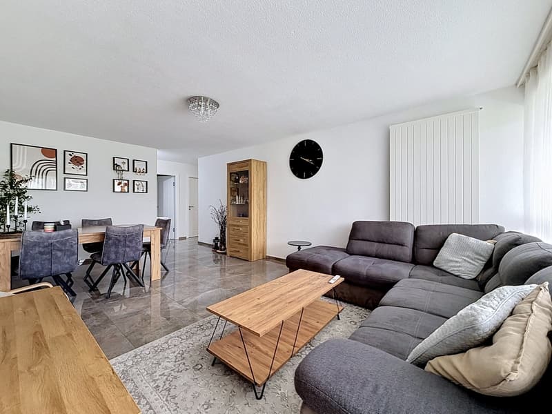 Bel appartement lumineux avec véranda et garage individuel (2)