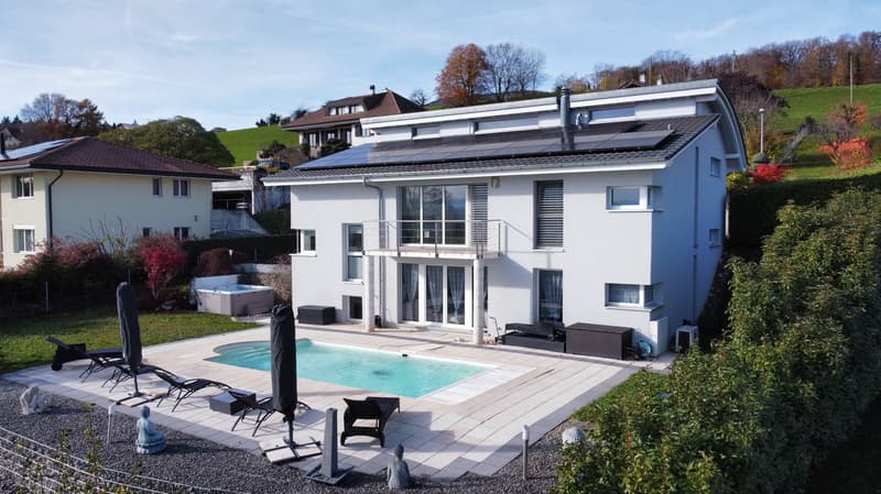 Villa avec vue dégagée, volumes généreux et cadre calme – Vaumarcus (15)