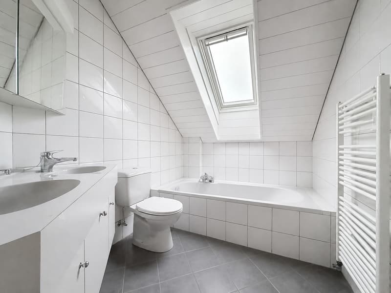 Le panorama comme luxe du quotidien — Appartement 4,5 pièces avec mezzanine, vue lac et Alpes (10)