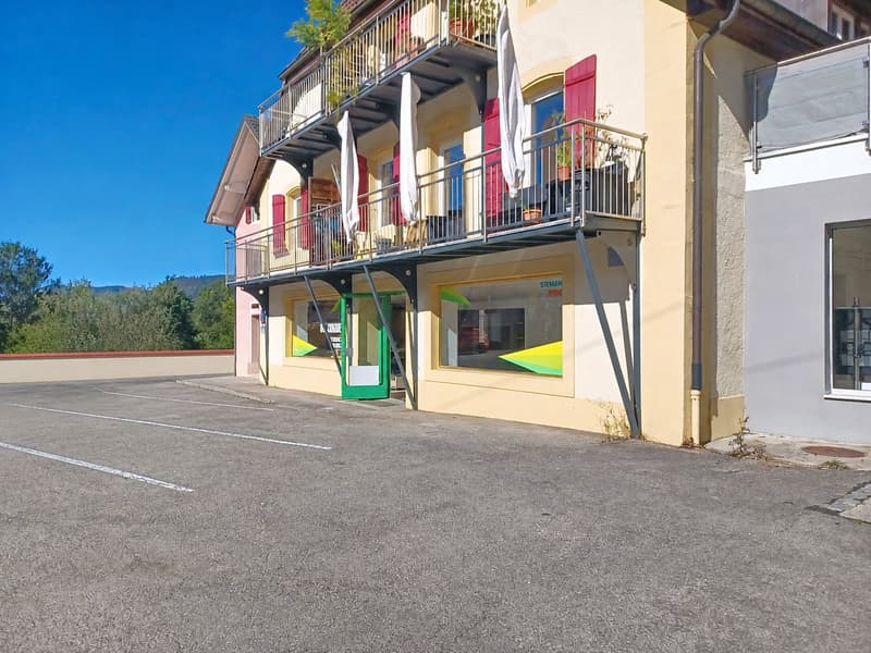 Immeuble mixte rénové en 2022 | 4 appartements + local commercial loué (3)