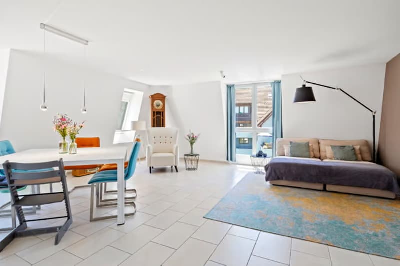 Helle 3.5-Zimmer-Wohnung mit Balkon und traumhafter Lage (2)