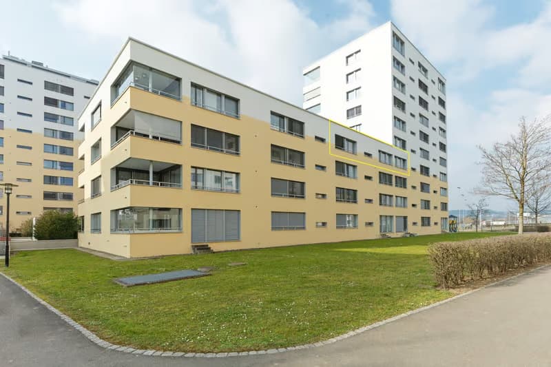Zentral gelegene 4 1/2 Zimmerwohnung 3.OG im beliebten Hertiquartier (2)