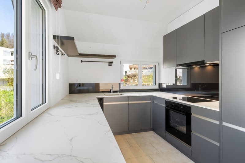 Helle 3-Zimmer-Wohnung mit Balkon und traumhafter Aussicht in Luzern (6)