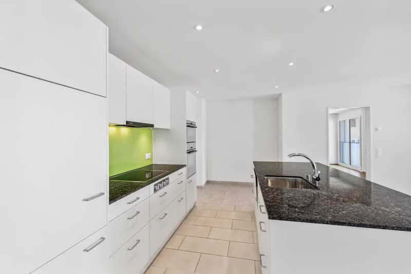 Helle 4.5-Zimmer-Wohnung mit Balkon und herrlicher Aussicht in Baden (3)
