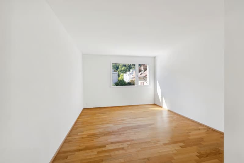 Helle 4.5-Zimmer-Wohnung mit Balkon und herrlicher Aussicht in Baden (11)