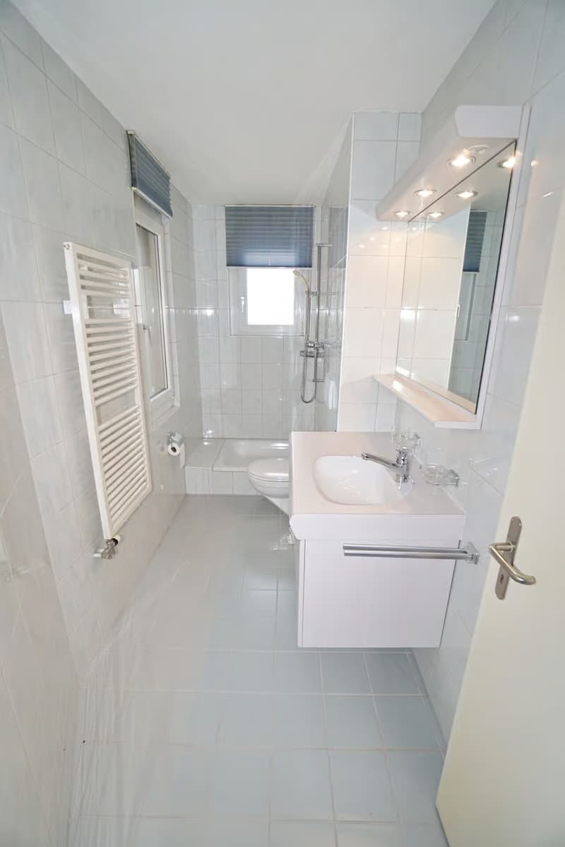 Helle 4.5-Zimmer-Wohnung mit Balkon und Garage in Thun – ab sofort verfügbar! (11)