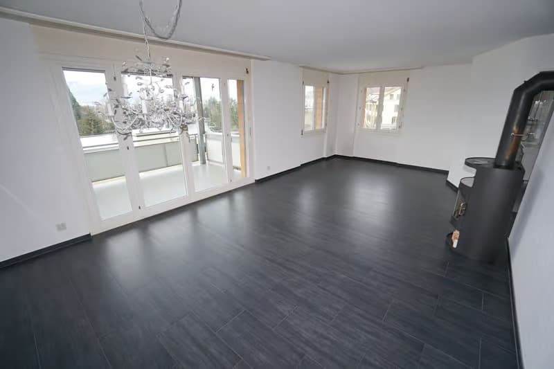 Helle 4.5-Zimmer-Wohnung mit Balkon und Garage in Thun – ab sofort verfügbar! (4)