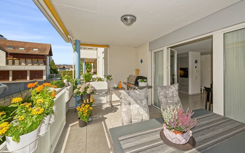 Helle 4.5-Zimmer-Wohnung mit Balkon in Altendorf – sofort verfügbar! (4)