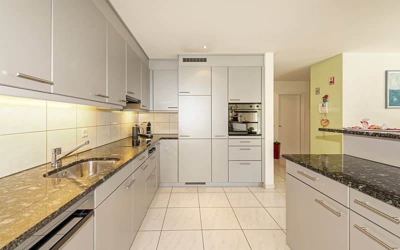 Helle 4.5-Zimmer-Wohnung mit Balkon in Altendorf – sofort verfügbar! (6)