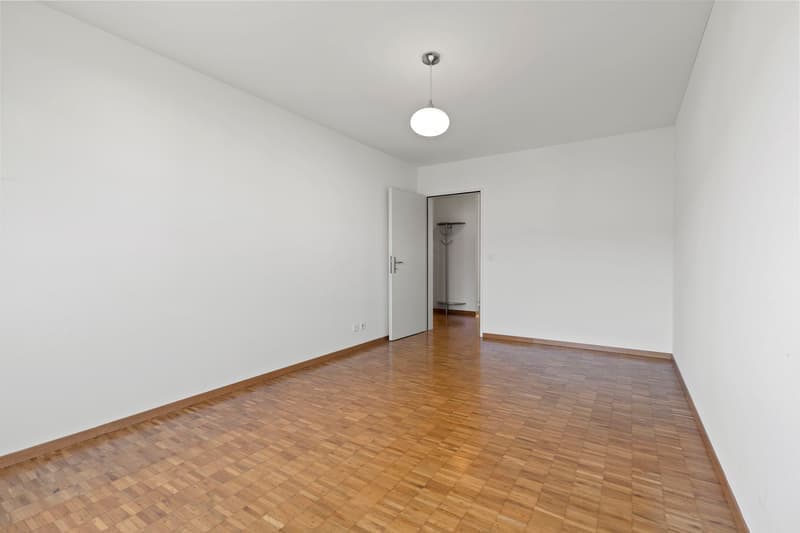 Helle 2.5-Zimmer-Wohnung mit Balkon in Hinwil – ab sofort verfügbar! (8)