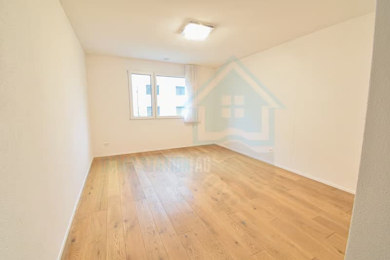 Helle 4.5-Zimmer-Wohnung mit Balkon und Garage in Zofingen (8)