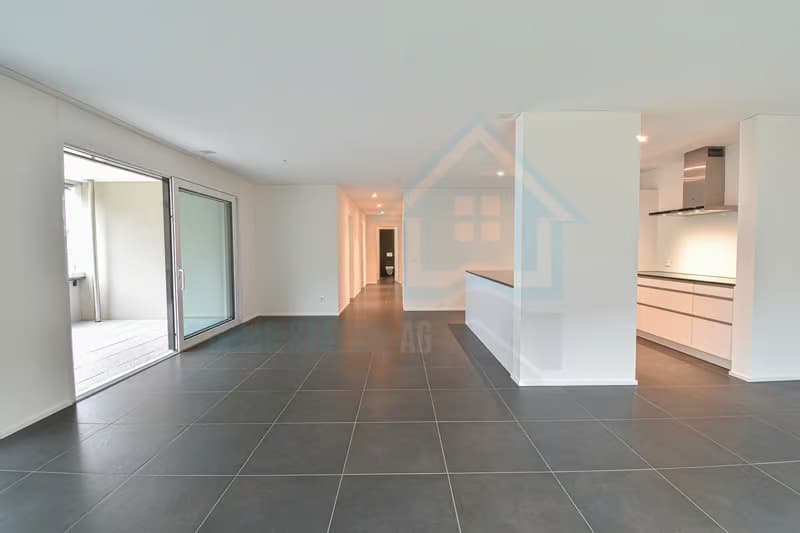 Helle 4.5-Zimmer-Wohnung mit Balkon und Garage in Zofingen (11)