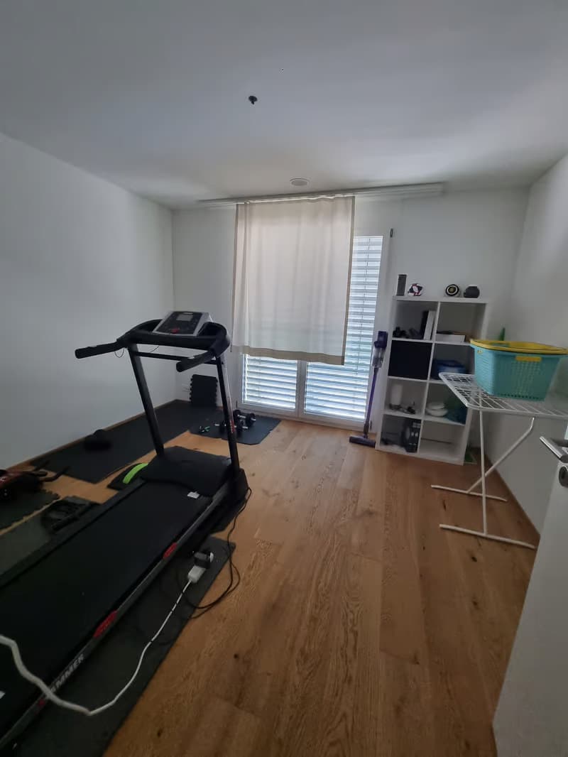 Helle 4.5-Zimmer-Wohnung mit Balkon und Garage in Schwyz (4)