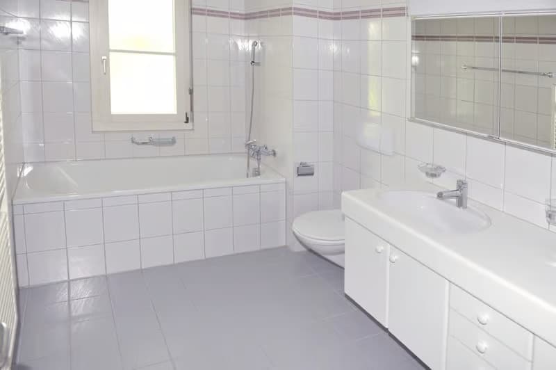 Helle 3.5-Zimmer-Wohnung mit Balkon in Wollerau – sofort verfügbar (5)