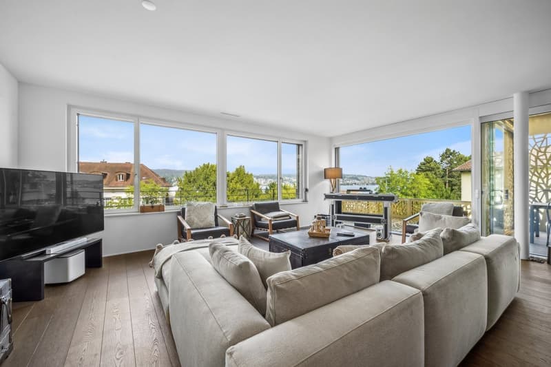 Helle 4.5-Zimmer-Wohnung mit Balkon und Seeblicknähe in Kilchberg (4)