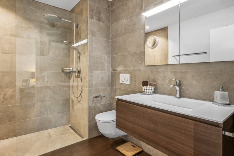 Helle 4.5-Zimmer-Wohnung mit Balkon und Seeblicknähe in Kilchberg (6)