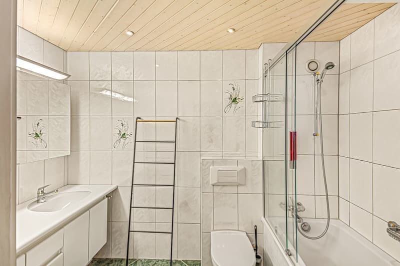 Charmante 3.5-Zimmer-Wohnung mit Balkon in Meilen – sofort verfügbar! (8)
