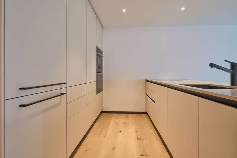 Helle 3.5-Zimmer-Wohnung mit Balkon und Garage in Davos (3)