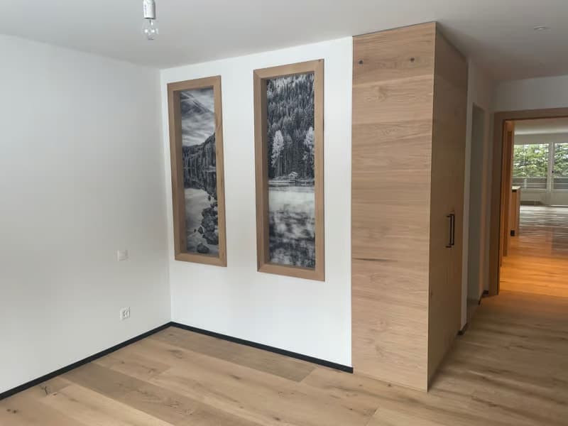 Helle 3.5-Zimmer-Wohnung mit Balkon und Garage in Davos (2)