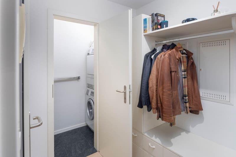 Helle 4.5-Zimmer-Wohnung mit Balkon und Garage in Volketswil – ab sofort verfügbar! (4)