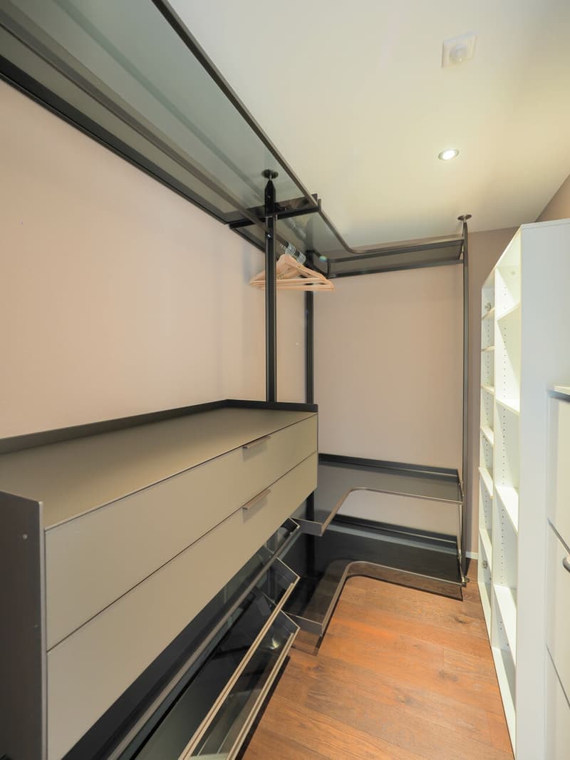 Stilvolle 2.5-Zimmer Wohnung mit offenem Wohnkonzept und Seesicht (13)
