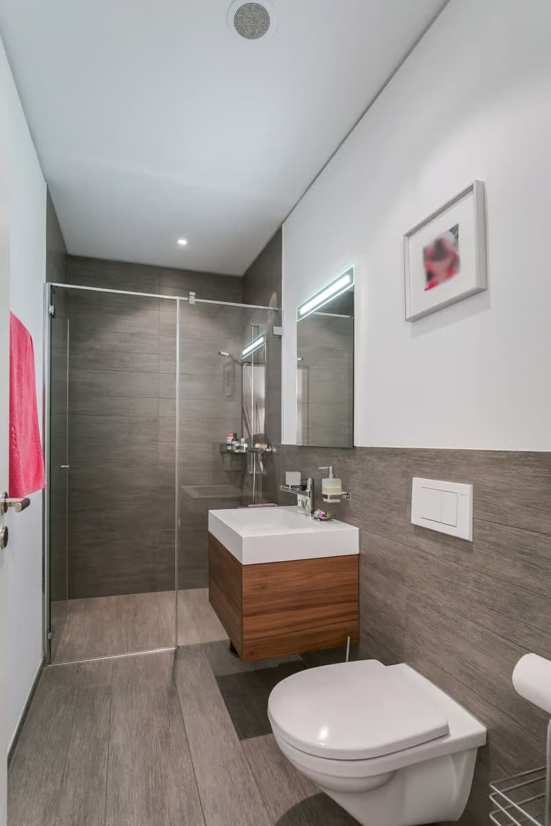 Helle 4.5-Zimmer-Wohnung mit Balkon und Garage in Zug (8)