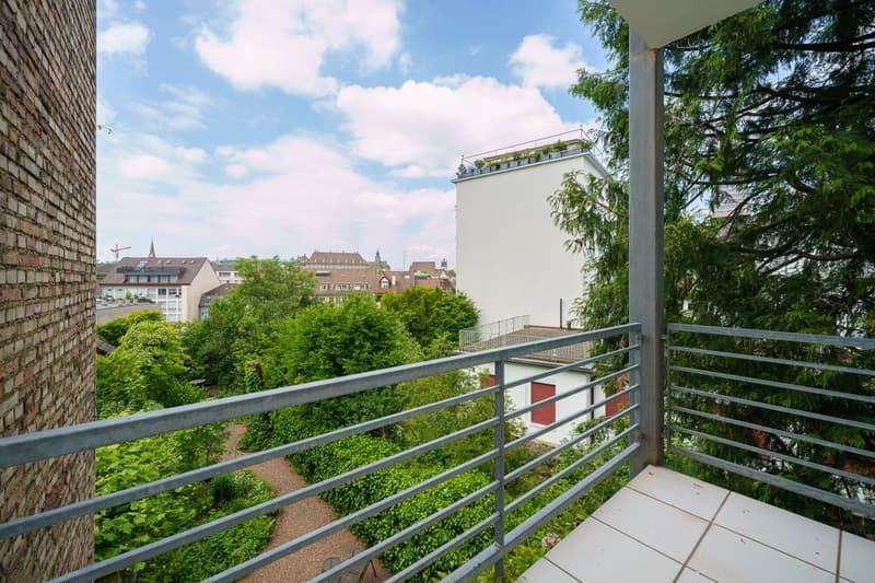 Helle 3.5-Zimmer-Wohnung mit Balkon und Garage an der Elisabethenstrasse in Basel (2)