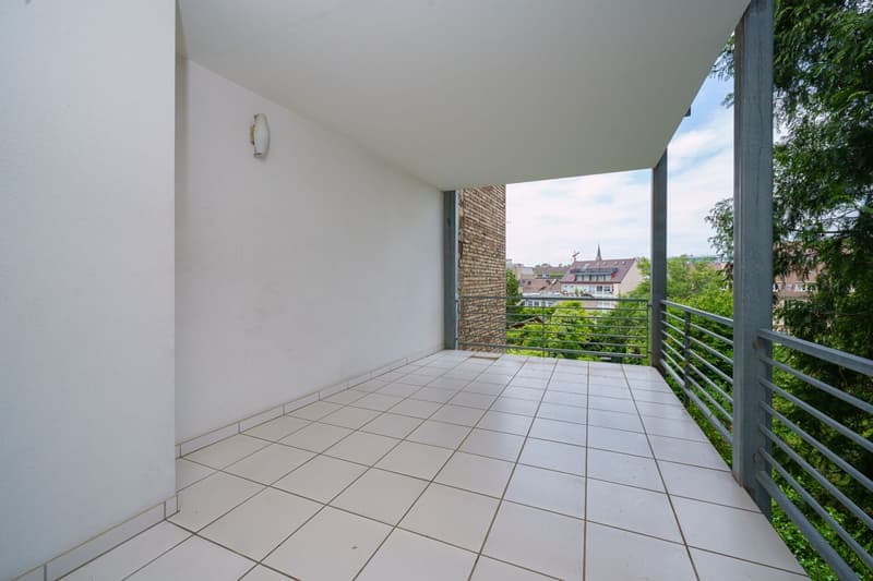Helle 3.5-Zimmer-Wohnung mit Balkon und Garage an der Elisabethenstrasse in Basel (7)