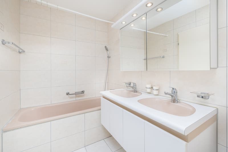 Helle 3.5-Zimmer-Wohnung mit Balkon und Garage in Zürich-Affoltern (9)