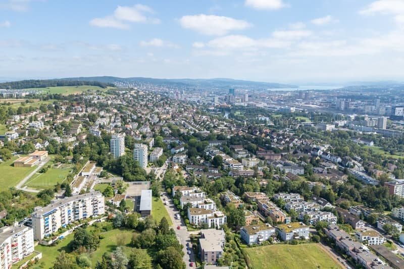 Helle 3.5-Zimmer-Wohnung mit Balkon und Garage in Zürich-Affoltern (1)