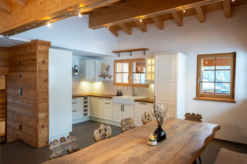 Exklusives Zweitwohnungschalet direkt an der Skipiste (2)