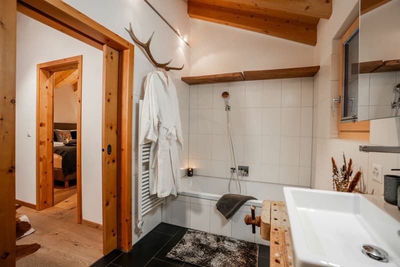 Exklusives Zweitwohnungschalet direkt an der Skipiste (11)