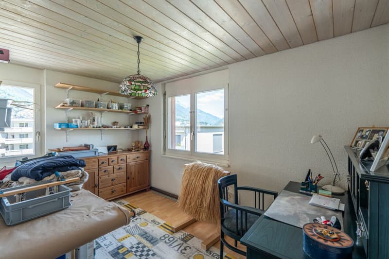 Charmante 4.5-Zimmer-Dachwohnung mit Galerie und Bergsicht (6)