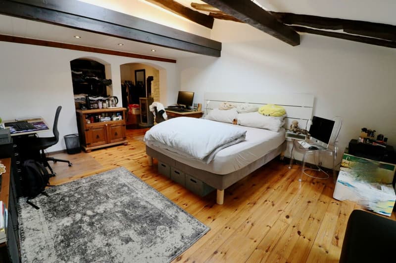 Au coeur du Vieux Bourg de Martigny, très belle maison familiale, pleine de charme de 5.5 pces idéale comme maison familiale ou maison d'hôtes. (2)