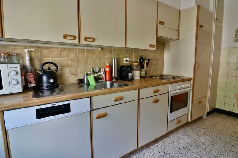 Appartement 2.5 pces rénové avec rendement immédiat (3)