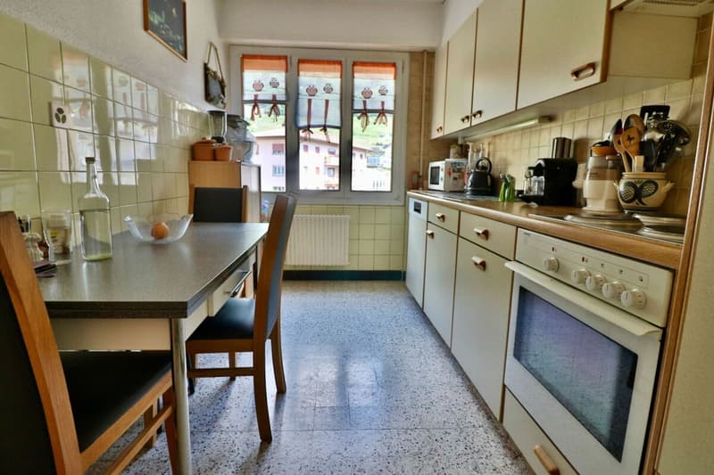 Appartement 2.5 pces rénové avec rendement immédiat (4)