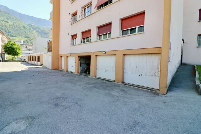 Appartement 2.5 pces rénové avec rendement immédiat (9)