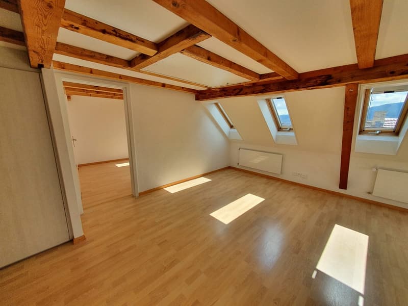 Charmante 3.5-Zimmer-Dachwohnung mit Panoramablick in Zürich-Wipkingen  / befristete bis 31.09.2027 (5)