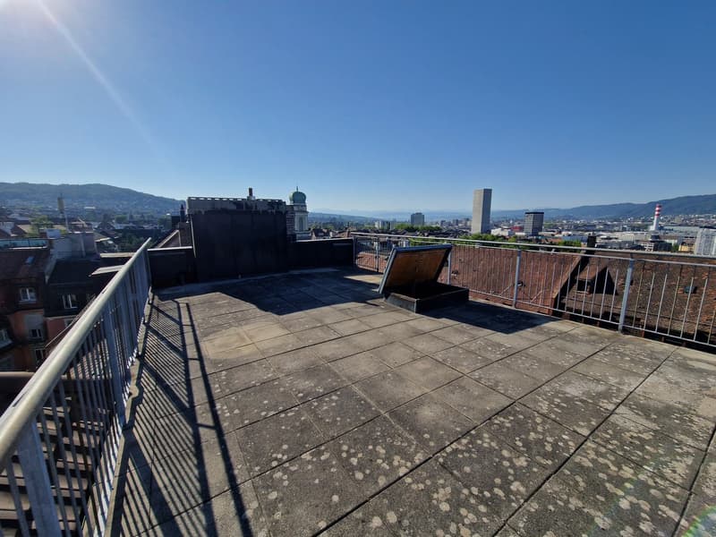 Charmante 3.5-Zimmer-Dachwohnung mit Panoramablick in Zürich-Wipkingen  / befristete bis 31.09.2027 (2)