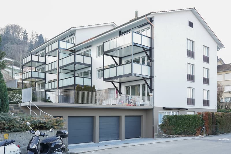 Charmante 4-Zimmer-Wohnung mit Balkon an ruhiger Lage in Horgen (1)