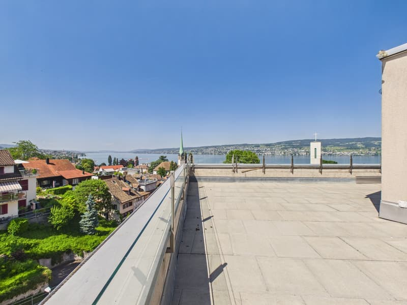 Wohnen mit Panorama-Seesicht: Grosszügige 5.5-Zimmer-Wohnung mit XXL-Terrasse (16)