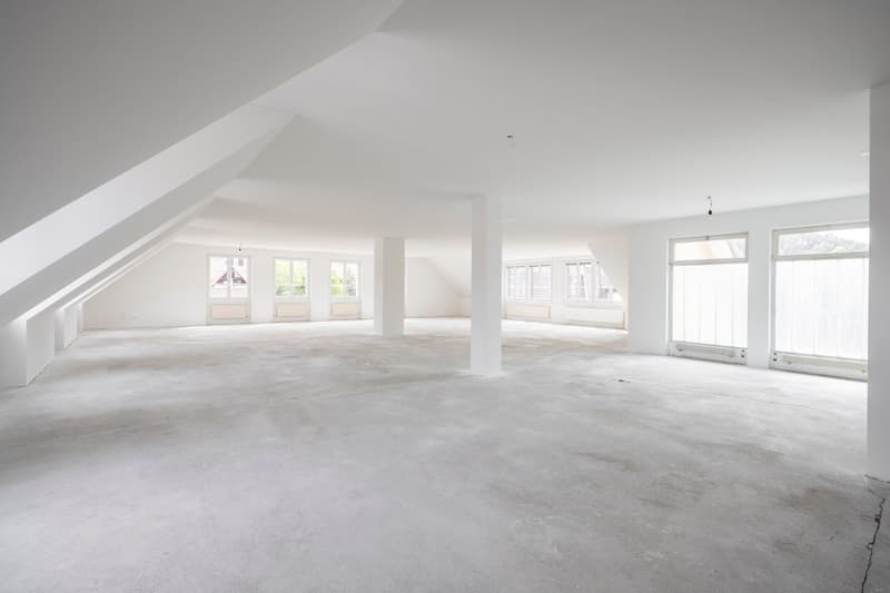 Einzigartige 174 m² Bürofläche mit Loft-Charakter im Herzen von Bülach (2)