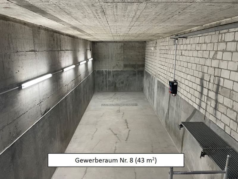 Lagerflächen, Gewerberäume und Parkplätze zu vermieten (6)