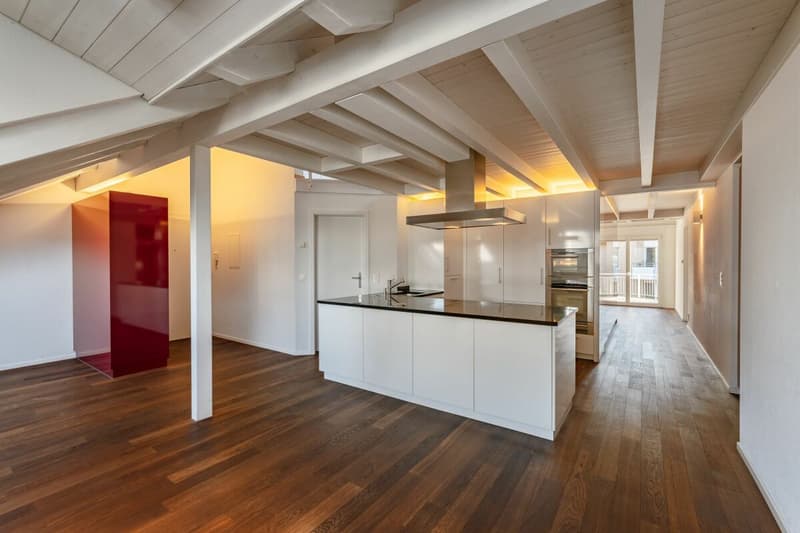 Large 7 1/2-room maisonette apartment in Cham (3)
