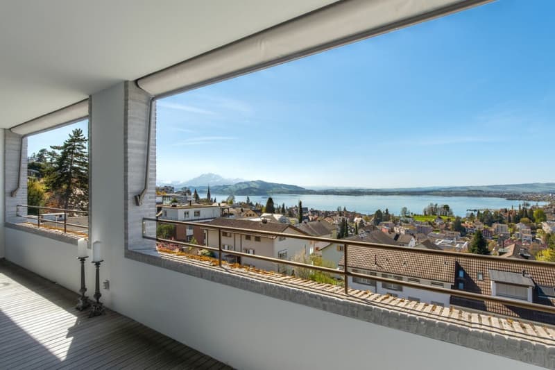Exklusive 3.5 Zimmer-Luxuswohnung mit traumhafter Seesicht (1)
