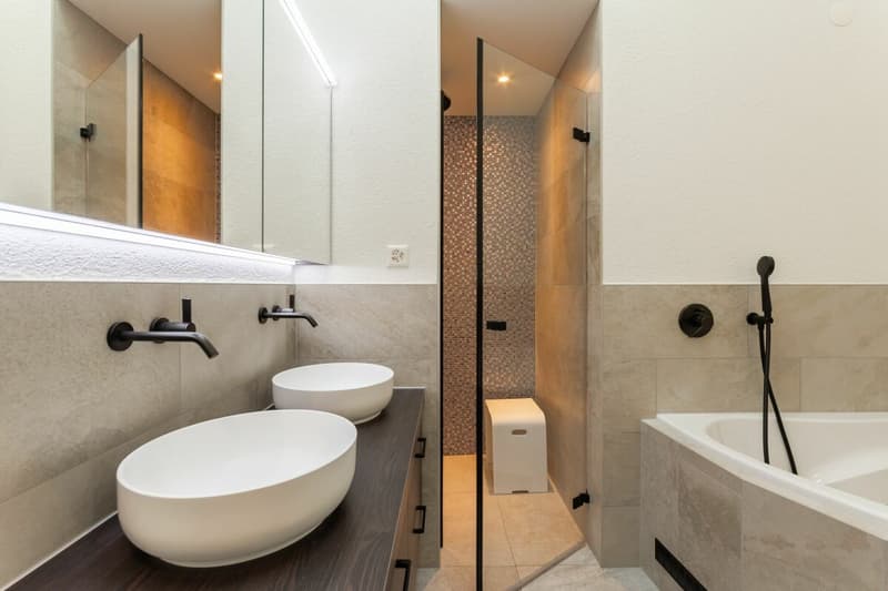 Hochwertig renovierte 5 1/2-Zimmer-Attikawohnung im Herzen von Hünenberg (16)