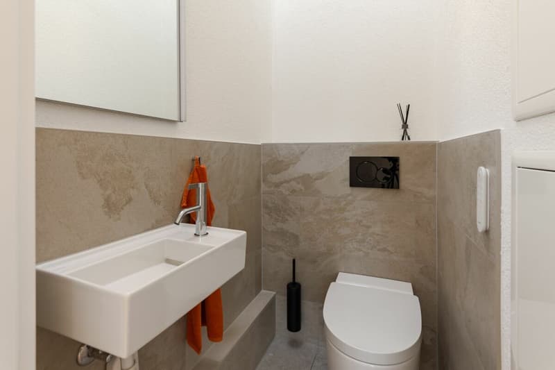 Hochwertig renovierte 5 1/2-Zimmer-Attikawohnung im Herzen von Hünenberg (18)