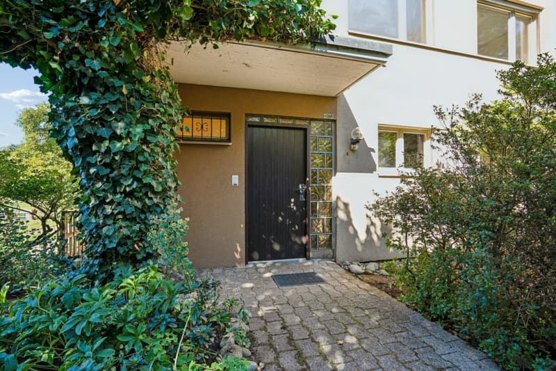 Wohnen mit traumhaftem Garten und wunderschöner Seesicht (4)
