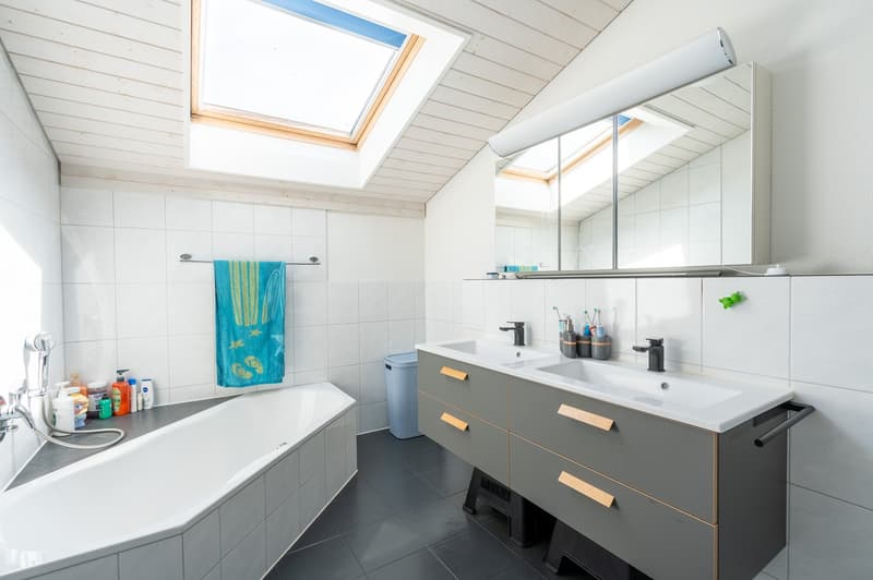 Charmantes 5.5-Zimmer-Doppeleinfamilienhaus in Schötz (7)